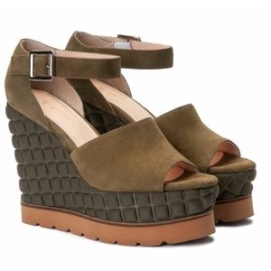 Platform Shoes size 39/8.5